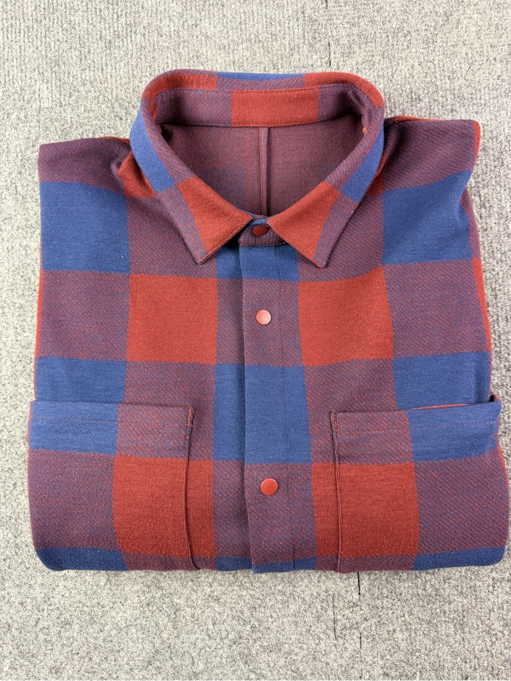 Lululemon Soft Knit Men’s Snap Long Sleeve Plaid Over Shirt Size L Blue/Red